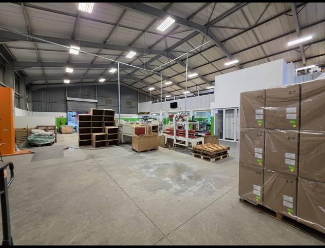 3,600M² FACTORY FOR SALE IN ANDERBOLT